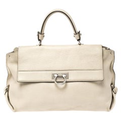 Salvatore Ferragamo Beige große Sofia Top Handle Bag aus Leder