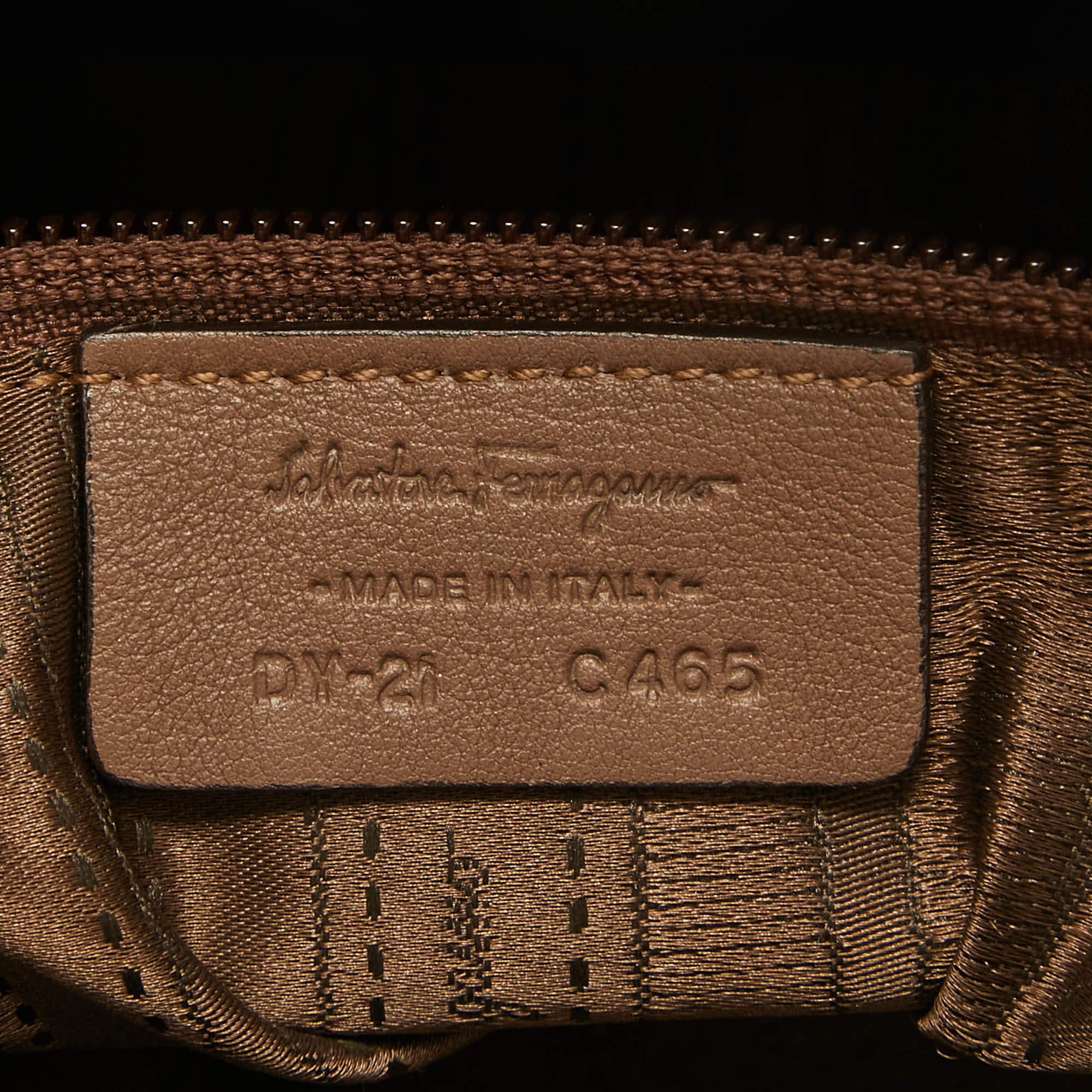 Salvatore Ferragamo Beige Leather Large Wanda Top Handle Bag For Sale 7