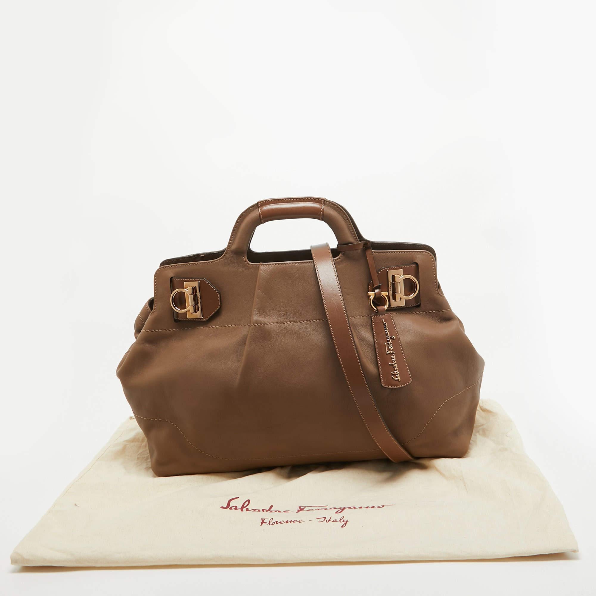Salvatore Ferragamo Beige Leather Large Wanda Top Handle Bag For Sale 8