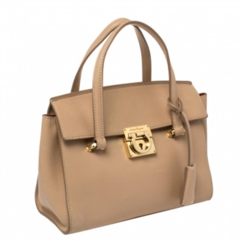 Salvatore Ferragamo Beige Leather Mara Satchel In Fair Condition For Sale In Dubai, Al Qouz 2