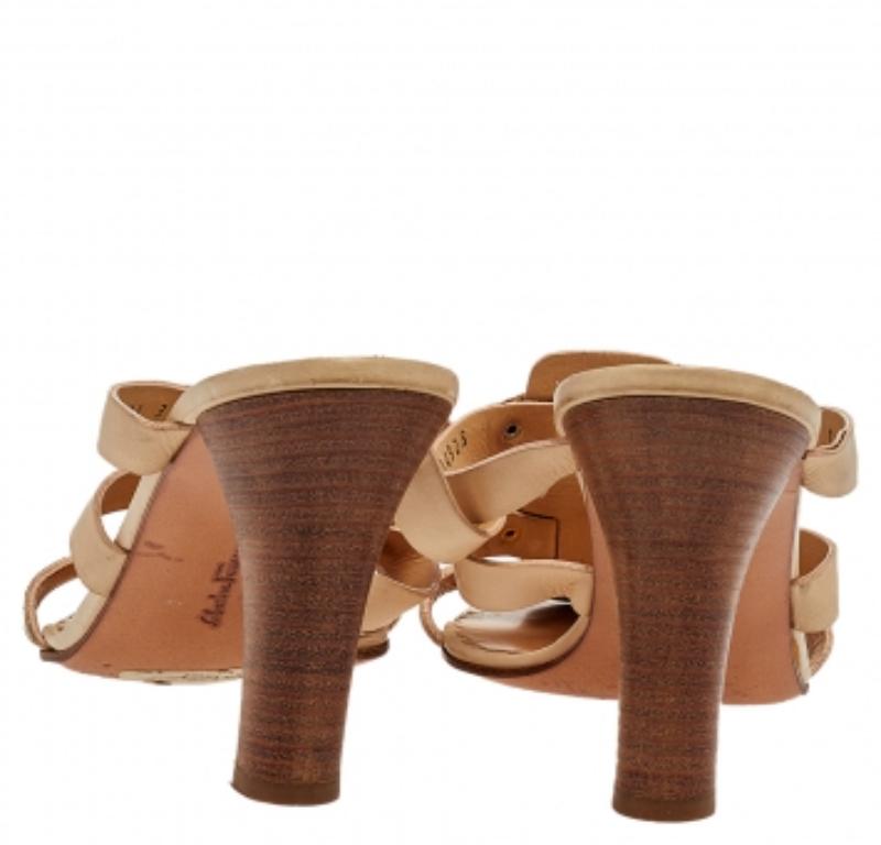  Salvatore Ferragamo Beige Leather Slide Sandals Size 38.5 Pour femmes 