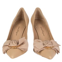 SALVATORE FERRAGAMO beige leather TALLA BOW Pumps Shoes 10