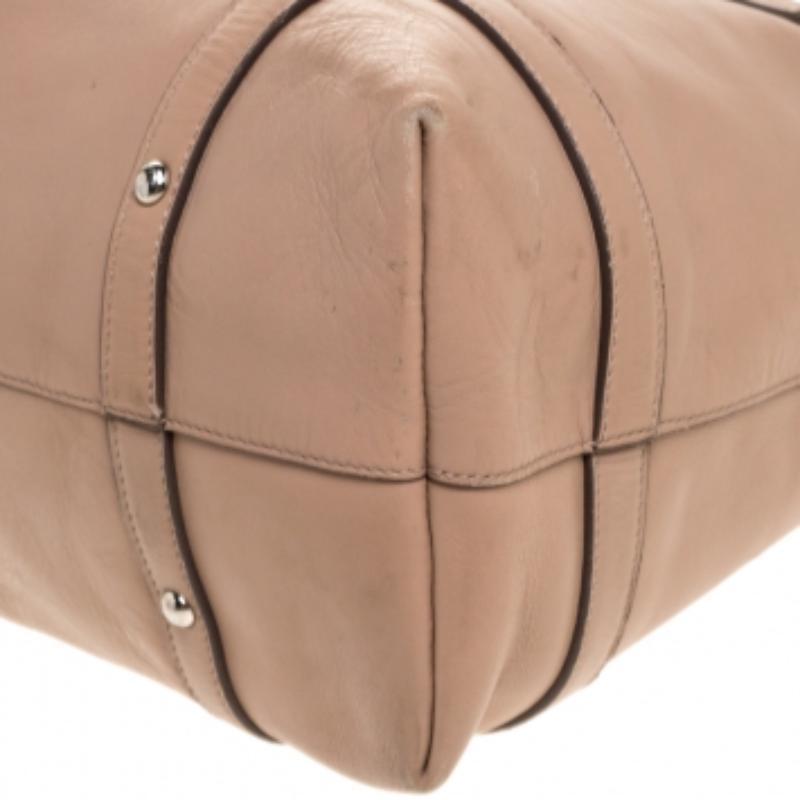 Salvatore Ferragamo Beige Leder-Tasche im Angebot 3
