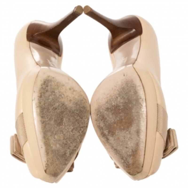 Salvatore Ferragamo Beige Leather Vara Bow Peep Toe Platform Pumps Size 36.5 For Sale 3