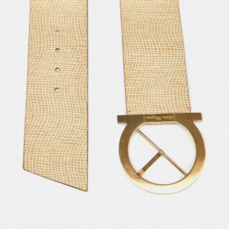 Salvatore Ferragamo Cintura larga in pelle beige 70cm in vendita