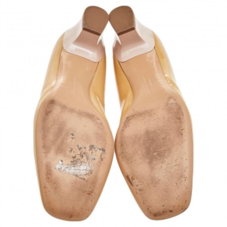 Salvatore Ferragamo Beige Lackleder Blockabsatz Pumps Größe 40.5 im Angebot 1