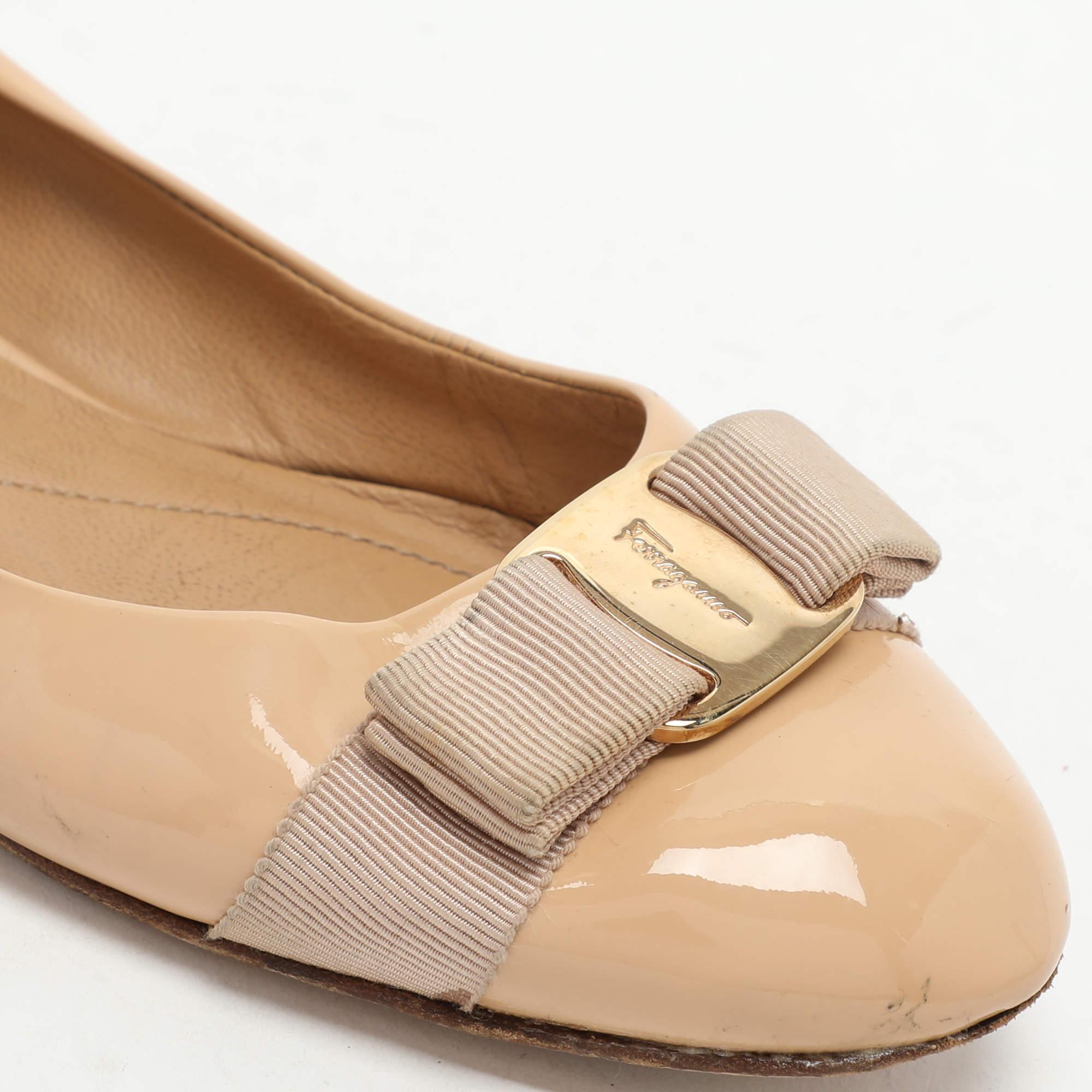 Salvatore Ferragamo Beige Patent Leather Varina Ballet Flats Size 38 For Sale 3