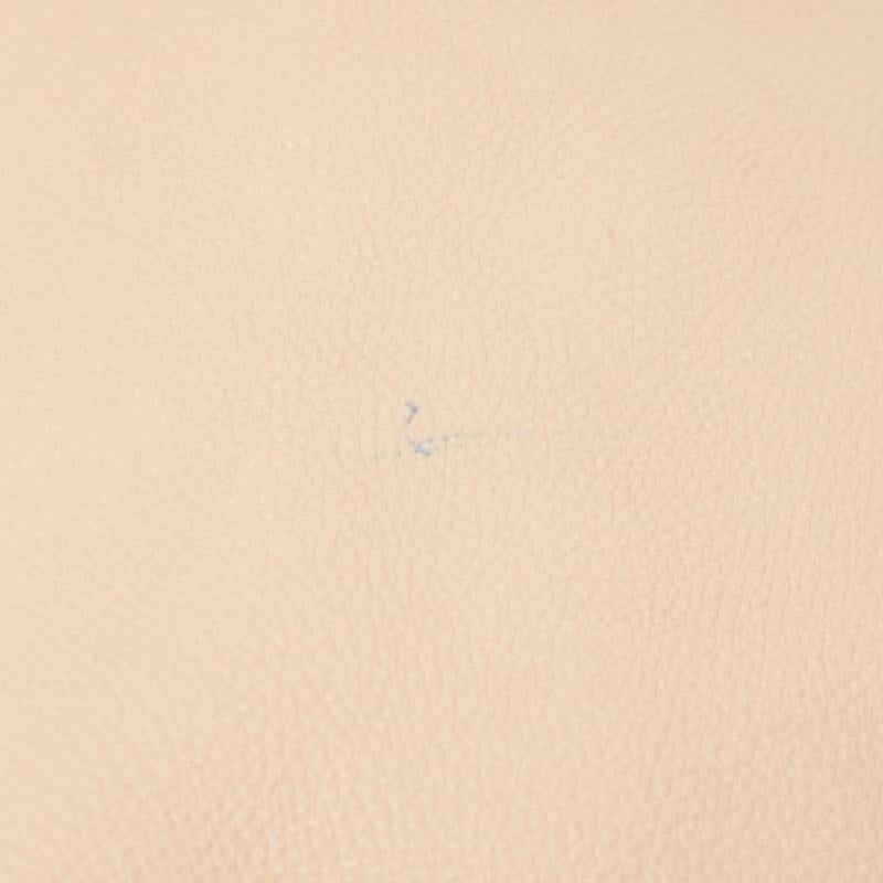 Salvatore Ferragamo Beige Pebbled Leather Dotty Tote (fourre-tout à pois en cuir) en vente 3