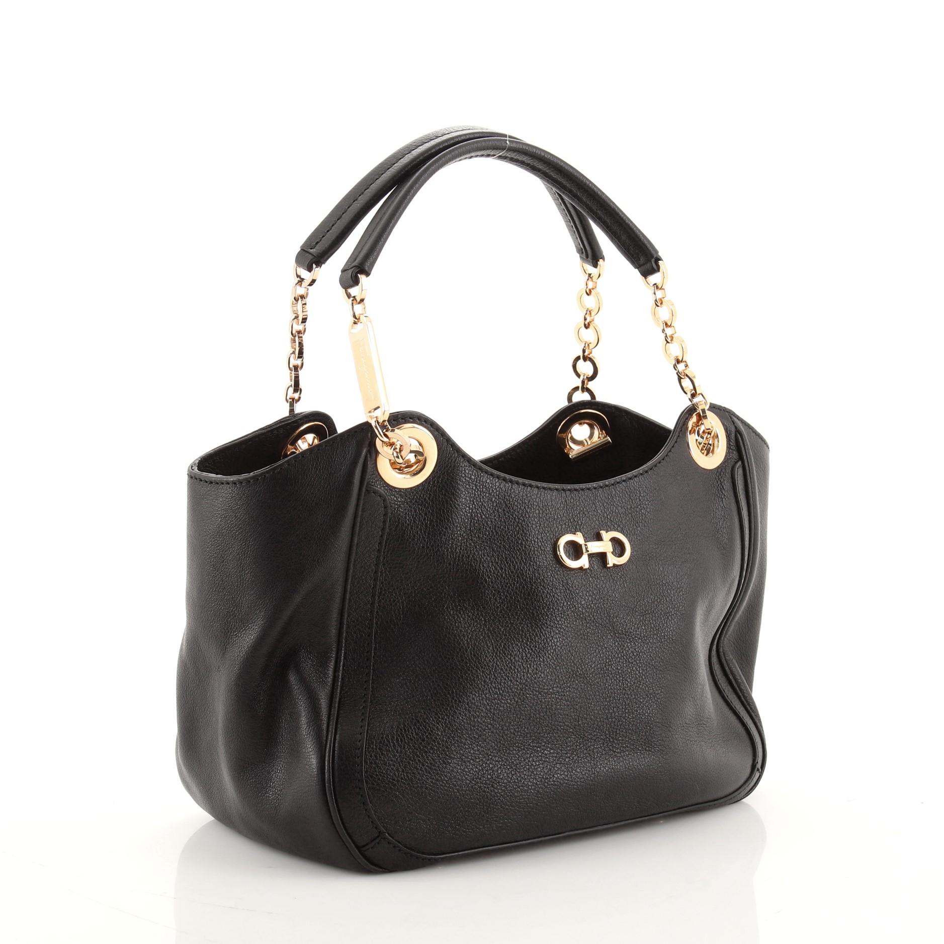 Salvatore Ferragamo Betulla Kette Tragetasche aus Leder (Schwarz)