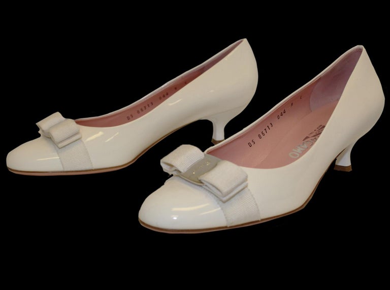 Salvatore Ferragamo Bisque Vara Bow Pumps W/ Kitten Heel Shoes For Sale at 1stDibs | salvatore