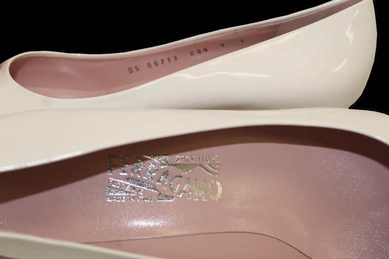 ferragamo vara bisque