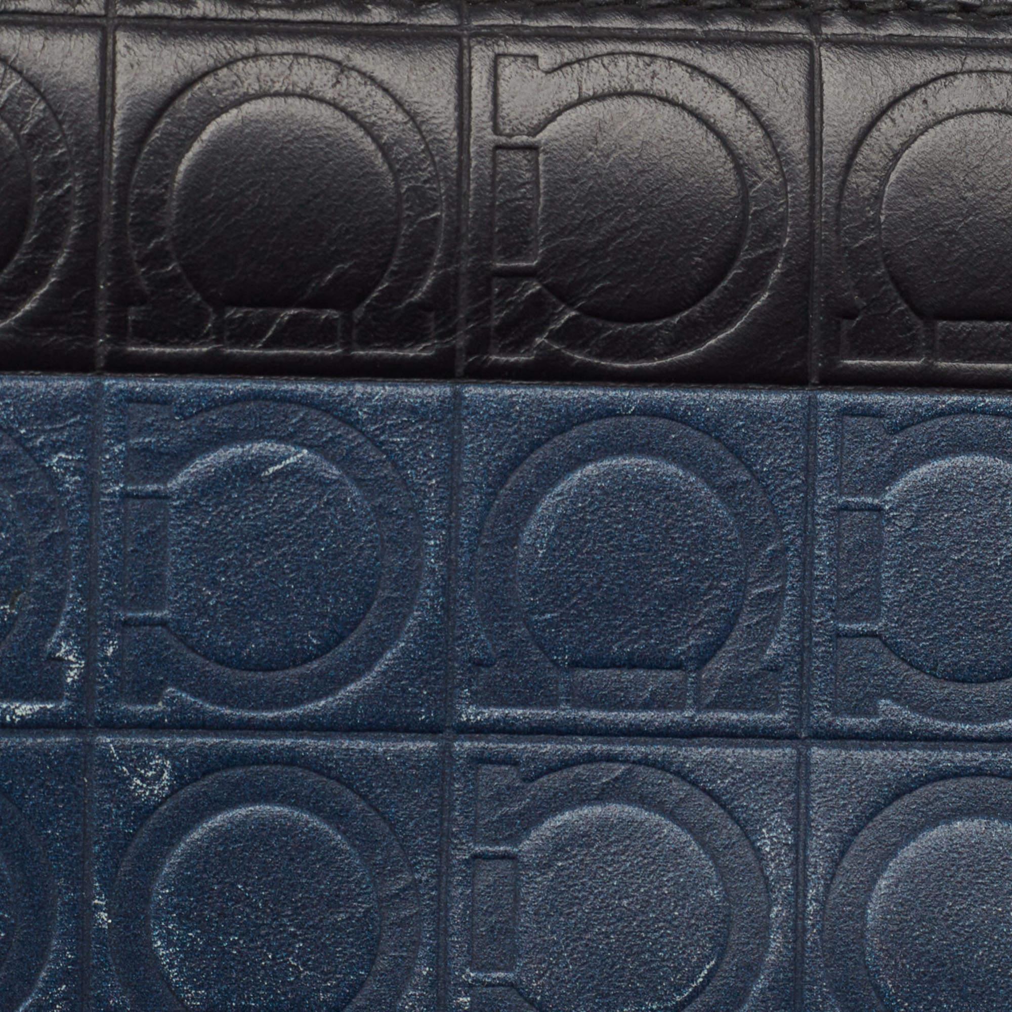 Uomo Portafoglio Bifold in pelle con logo in rilievo nero/blu di Salvatore Ferragamo in vendita