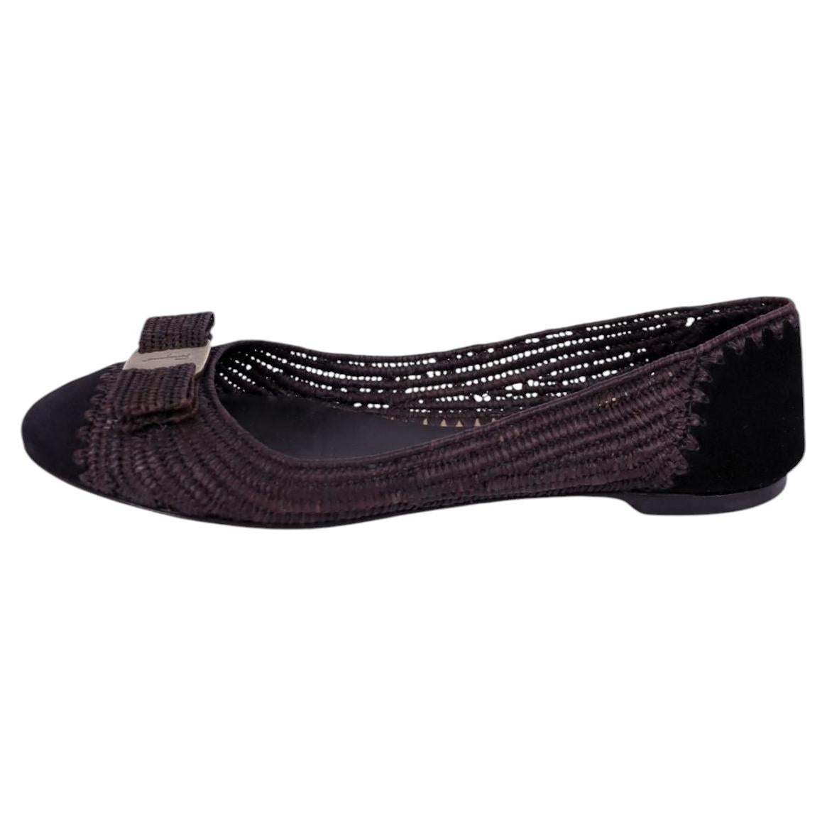 Salvatore Ferragamo Ballet Flats Black & Bordeaux Vara Bow - EU 41