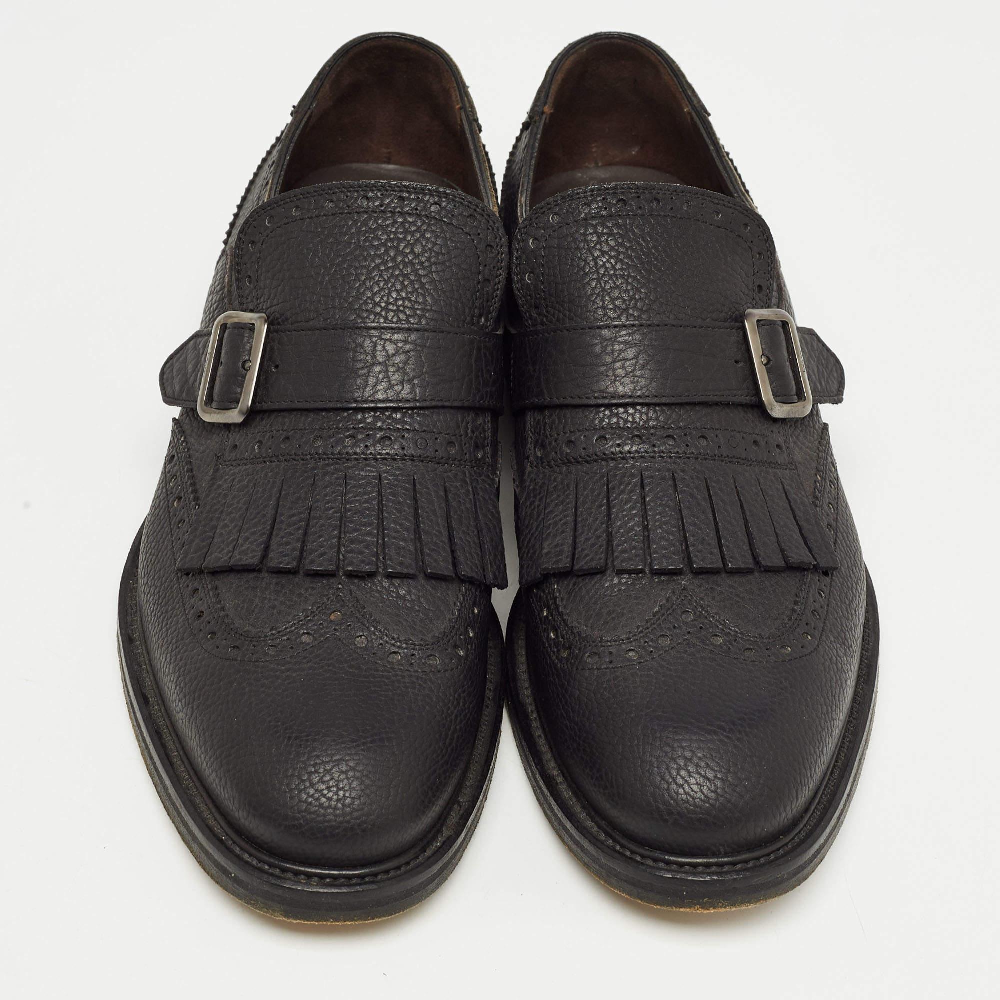 Salvatore Ferragamo Black Brogue Leather Genesis Fringe Detail Oxford Size 41 In Good Condition For Sale In Dubai, Al Qouz 2