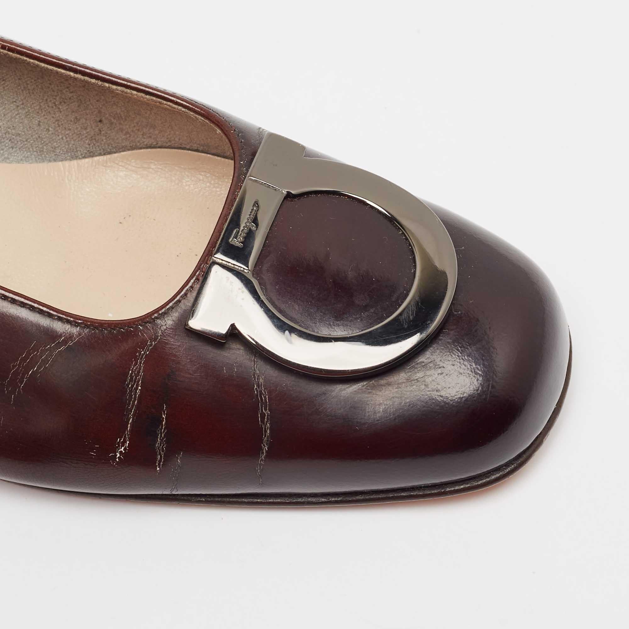 Salvatore Ferragamo Escarpins Gancini en Cuir Ombre Noir/Brun Taille 37.5 en vente 2