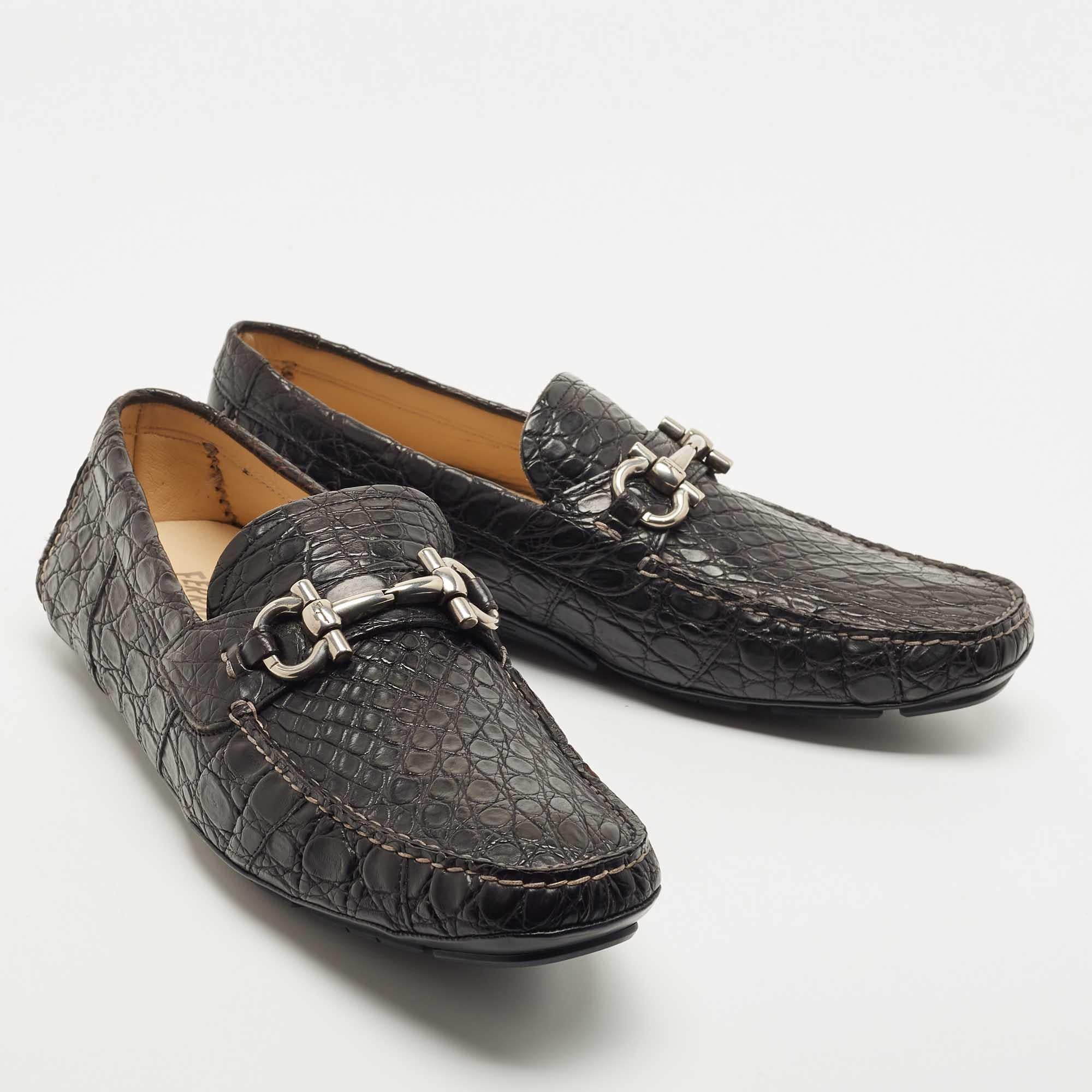 Salvatore Ferragamo Black Croc Leather Parigi Horsebit Slip On Loafers  In New Condition In Dubai, Al Qouz 2