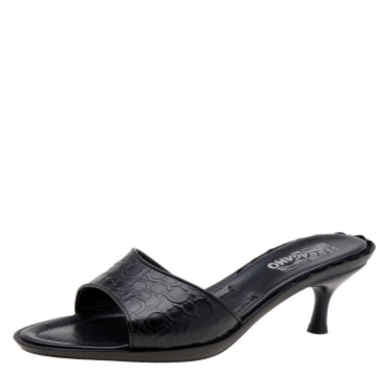 Women's Salvatore Ferragamo Black Gancini Embossed Leather Slide Sandals Size 40 For Sale