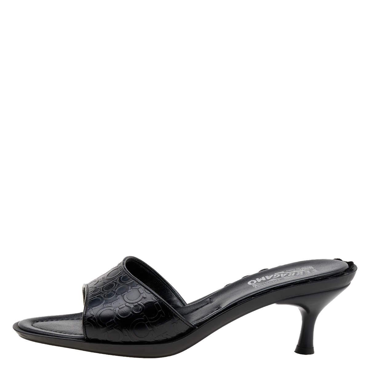 Salvatore Ferragamo Black Gancini Embossed Leather Slide Sandals Size 40 For Sale 2