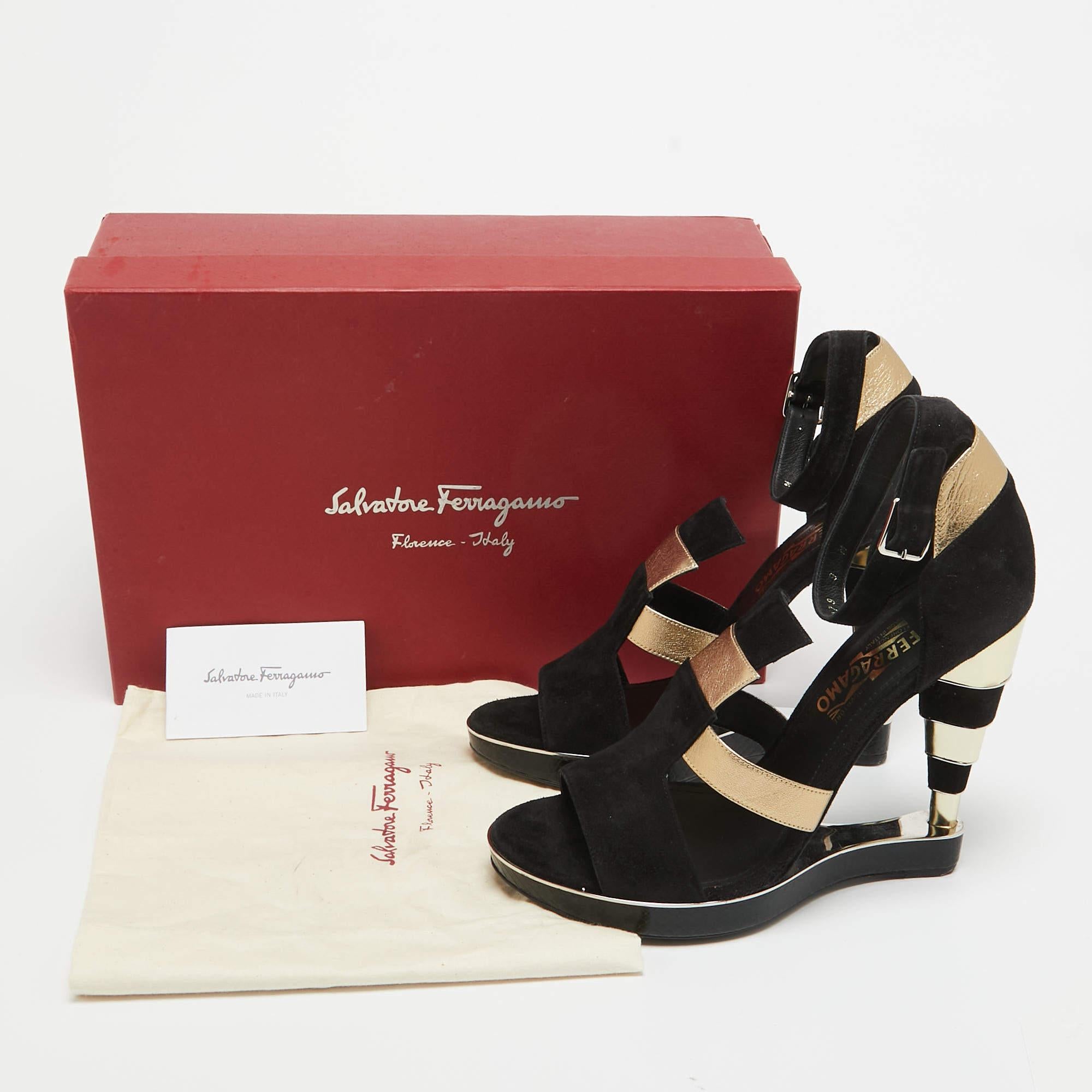 Salvatore Ferragamo Plataforma Lexus de ante, serpiente de agua y cuero negro/oro en venta 2