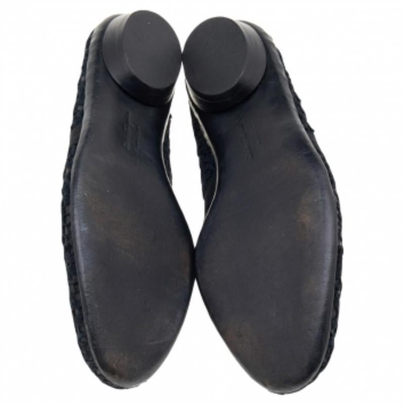Salvatore Ferragamo Schwarze Ballettschuhe aus Spitze Größe 38,5 im Angebot 2