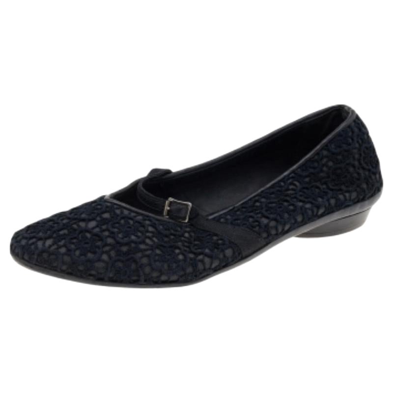 Salvatore Ferragamo Black Lace Ballet Flats Size 38.5