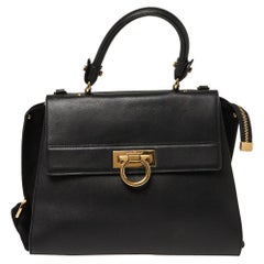 Salvatore Ferragamo Borsa media Sofia a manico alto in pelle e camoscio nero