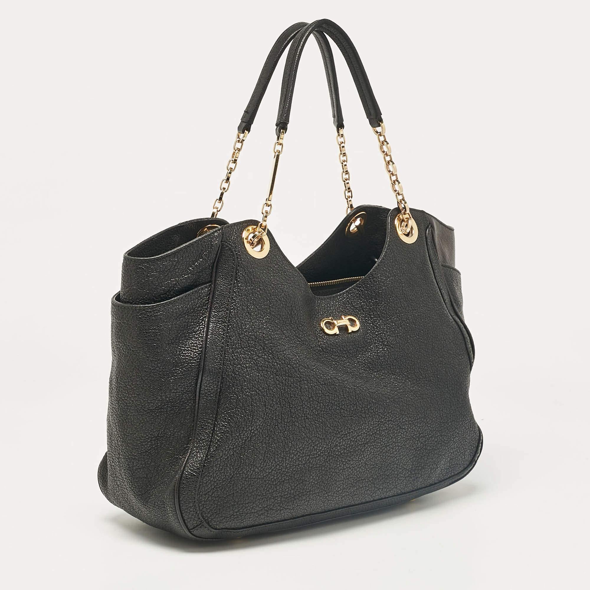 Salvatore Ferragamo Black Leather Betulla Tote In Good Condition In Dubai, Al Qouz 2