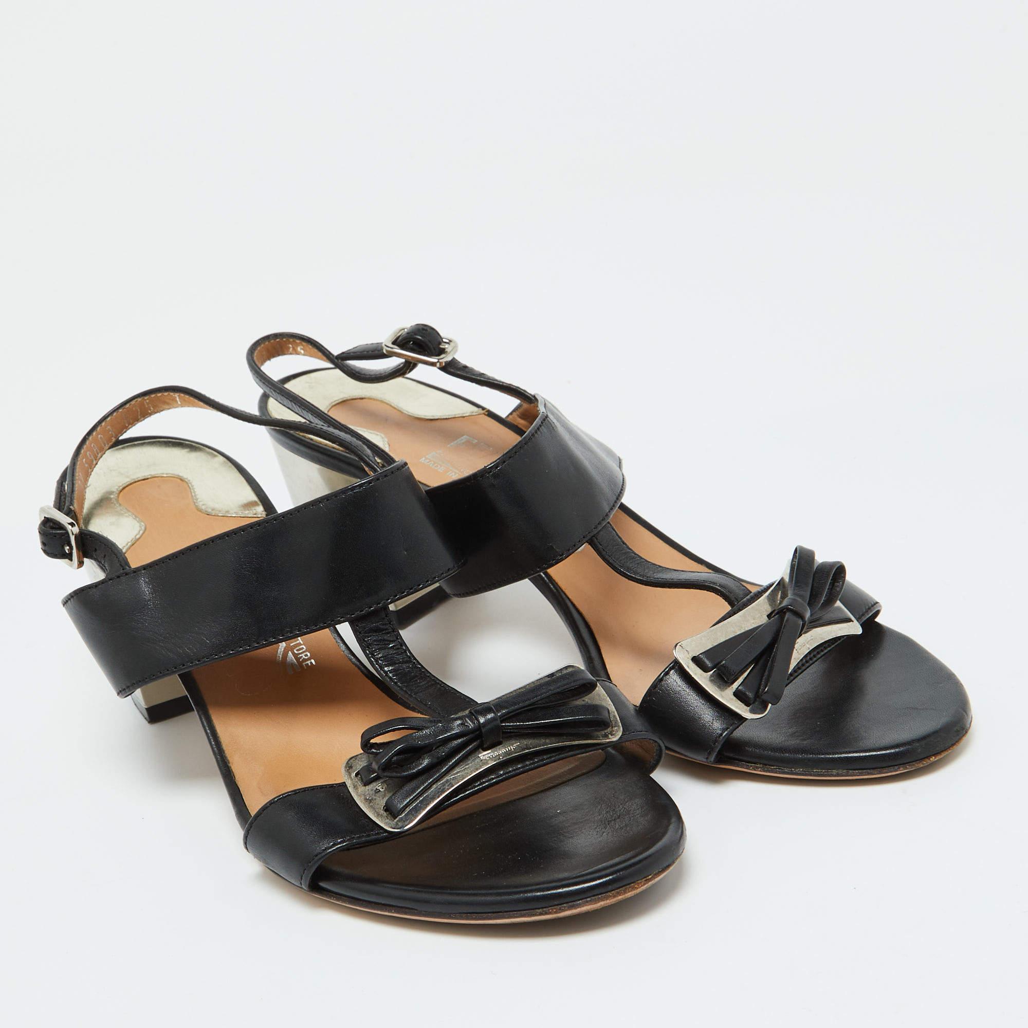 Women's Salvatore Ferragamo Black Leather Bow Strappy Block Heel Sandals Size 37.5 For Sale