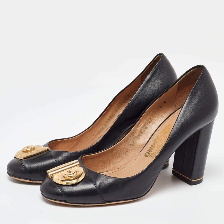 Salvatore Ferragamo Chaussures à talon bloc en cuir noir Taille 39