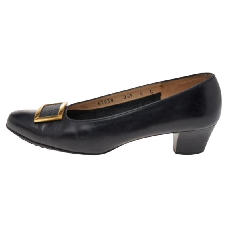 Salvatore Ferragamo Schwarze Leder-Pumps mit Schnalle Größe 36,5
