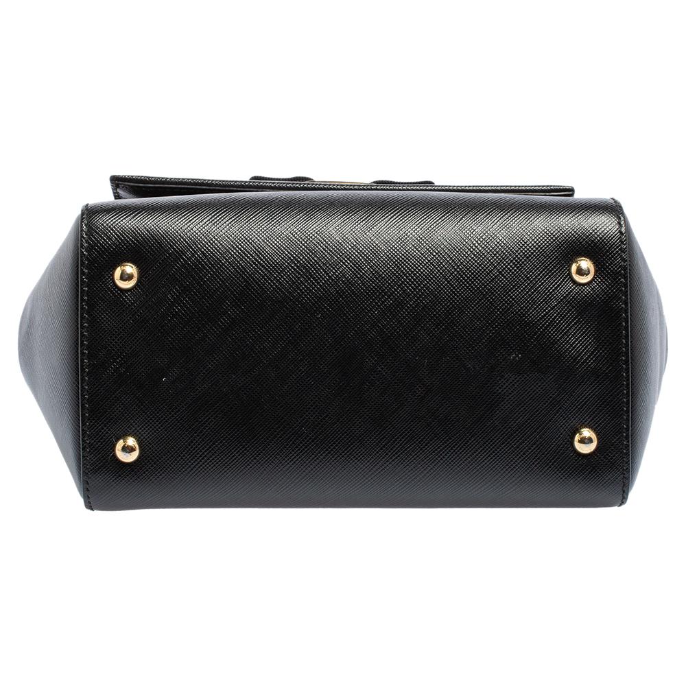 Salvatore Ferragamo Schwarze Carrie-Tasche aus Leder mit Griff oben 1
