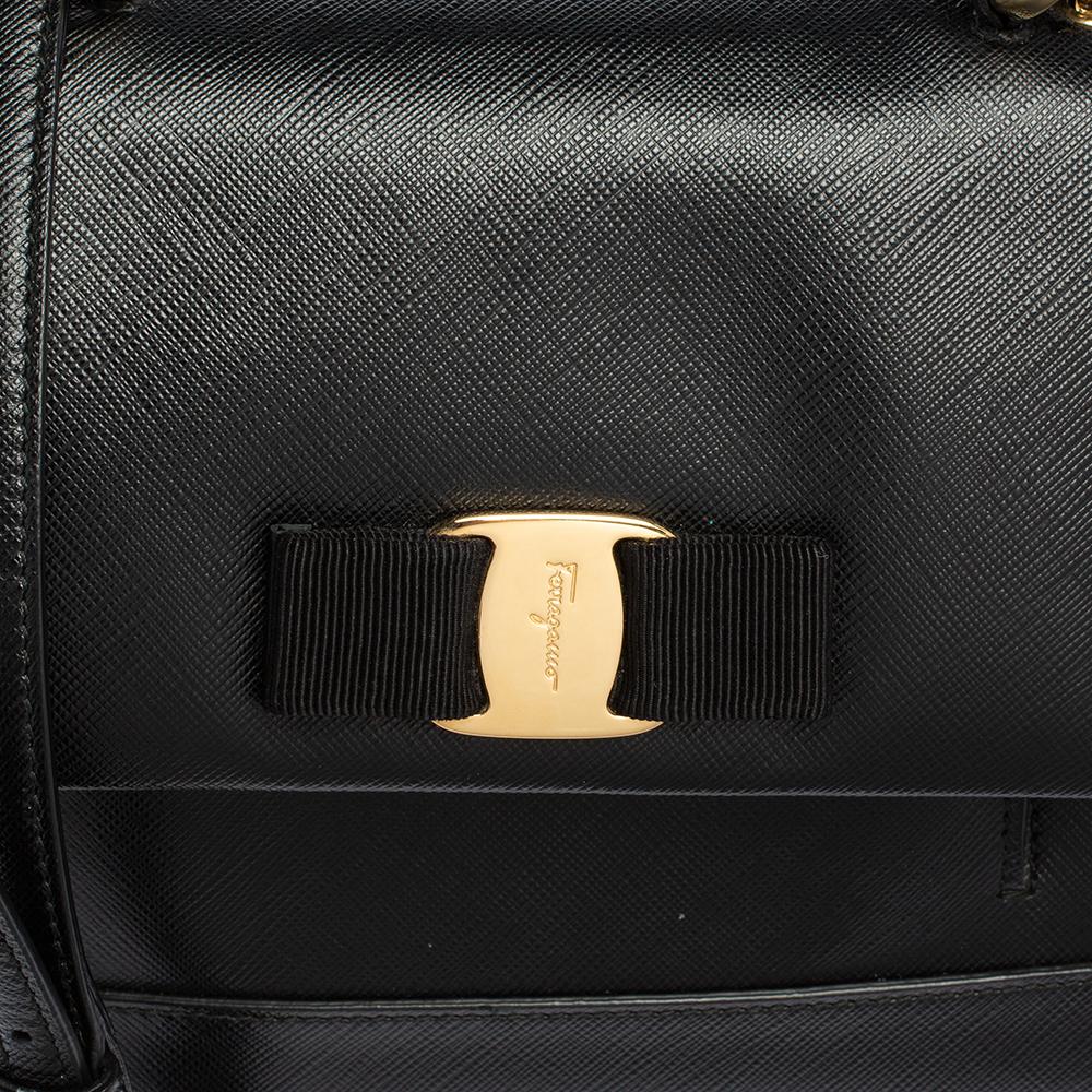 Salvatore Ferragamo Schwarze Carrie-Tasche aus Leder mit Griff oben 2