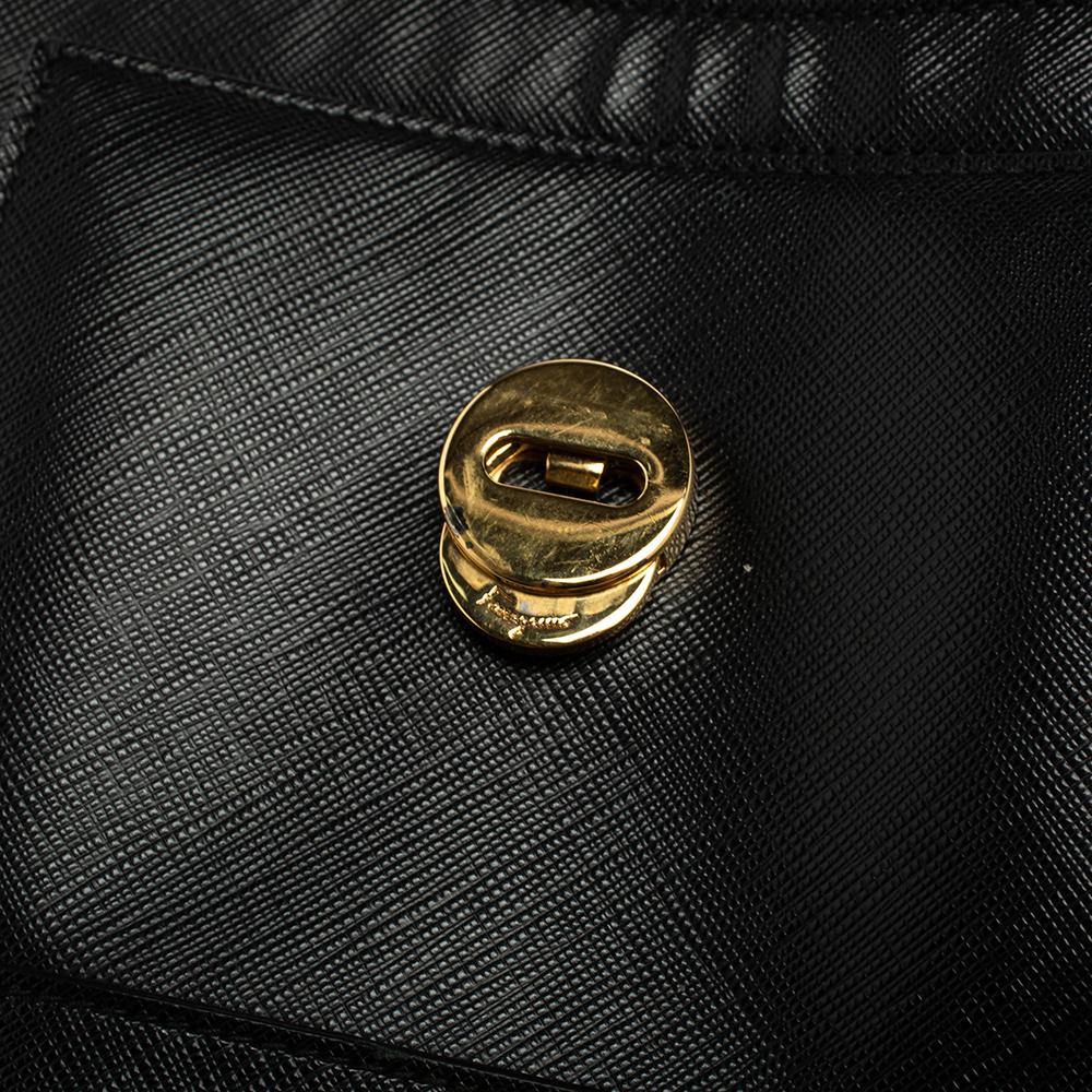 Salvatore Ferragamo Schwarze Carrie-Tasche aus Leder mit Griff oben 3