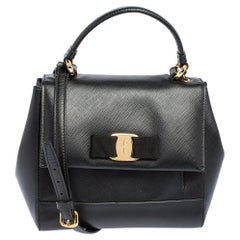 Salvatore Ferragamo Schwarze Carrie-Tasche aus Leder mit Griff oben