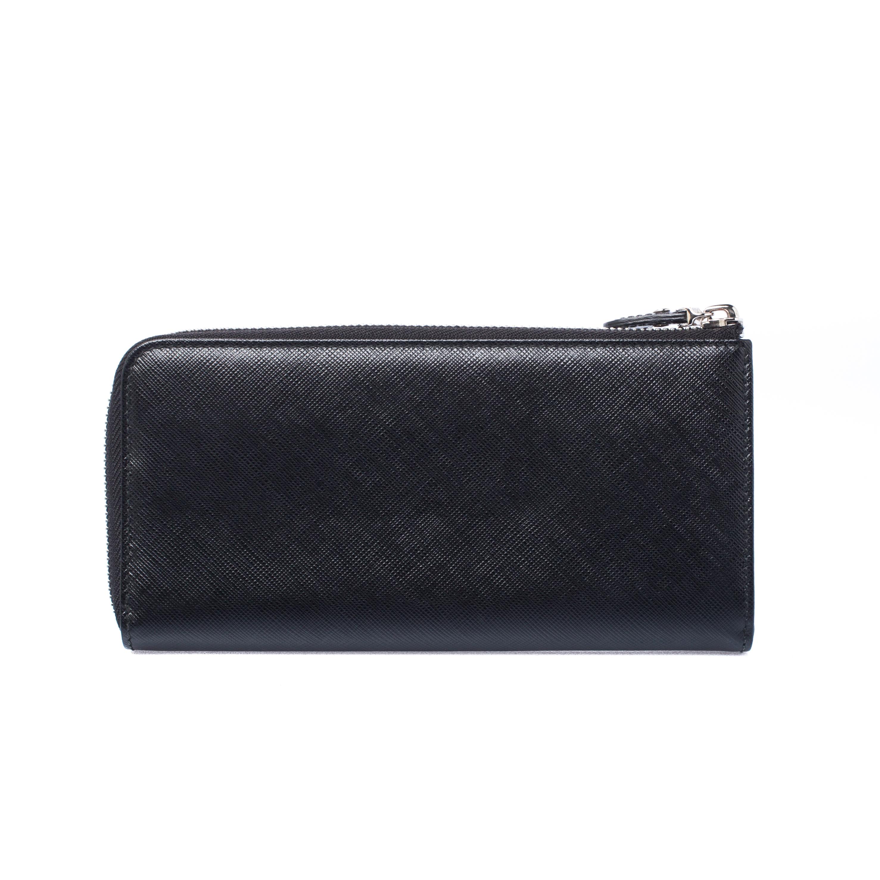 Salvatore Ferragamo Black Leather Double Gancio Zip Wallet 2