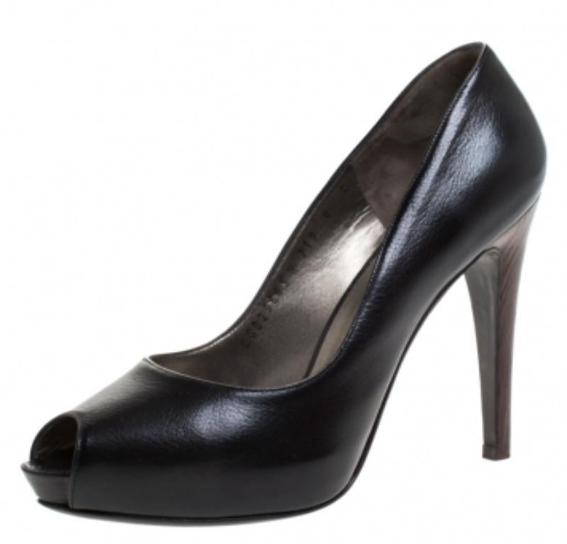 Salvatore Ferragamo Cuir noir Peep Toe Platform Pumps Size 38.5 en vente 1