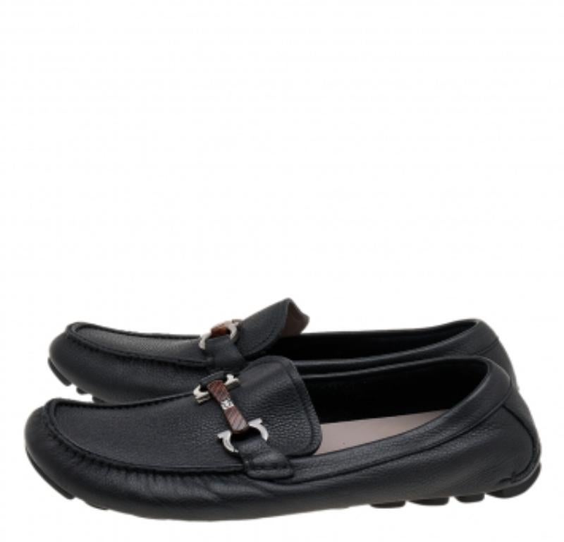 Salvatore Ferragamo Black Leather Gancini Bit Slip On Loafers Size 43 In Good Condition For Sale In Dubai, Al Qouz 2
