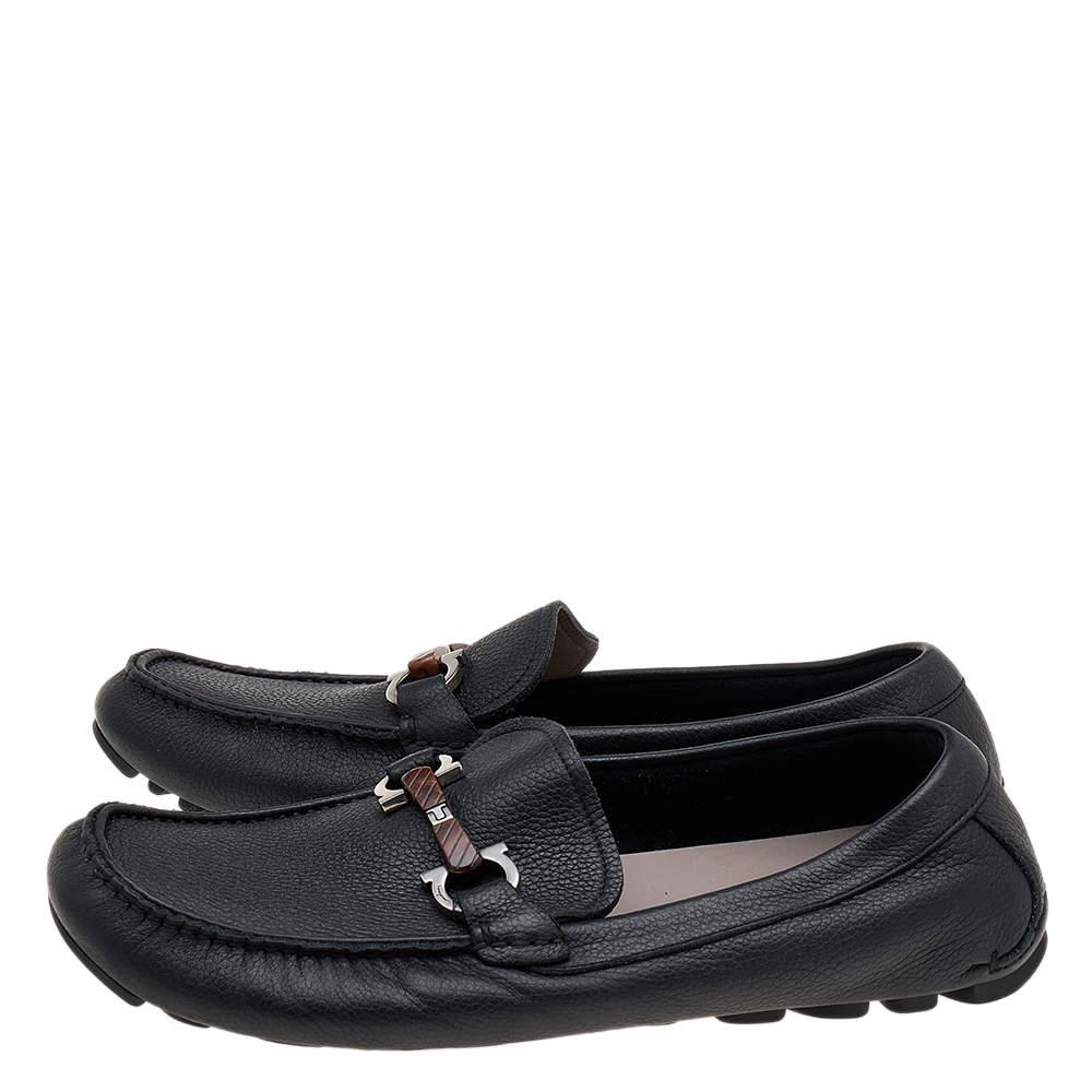 Salvatore Ferragamo Black Leather Gancini Bit Slip On Loafers Size 43 In Fair Condition For Sale In Dubai, Al Qouz 2