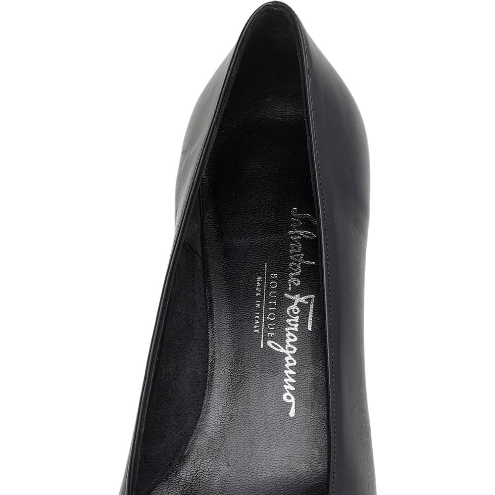 Salvatore Ferragamo Black Leather Gancini Buckle Block Heel Pumps Size 38.5 For Sale 2