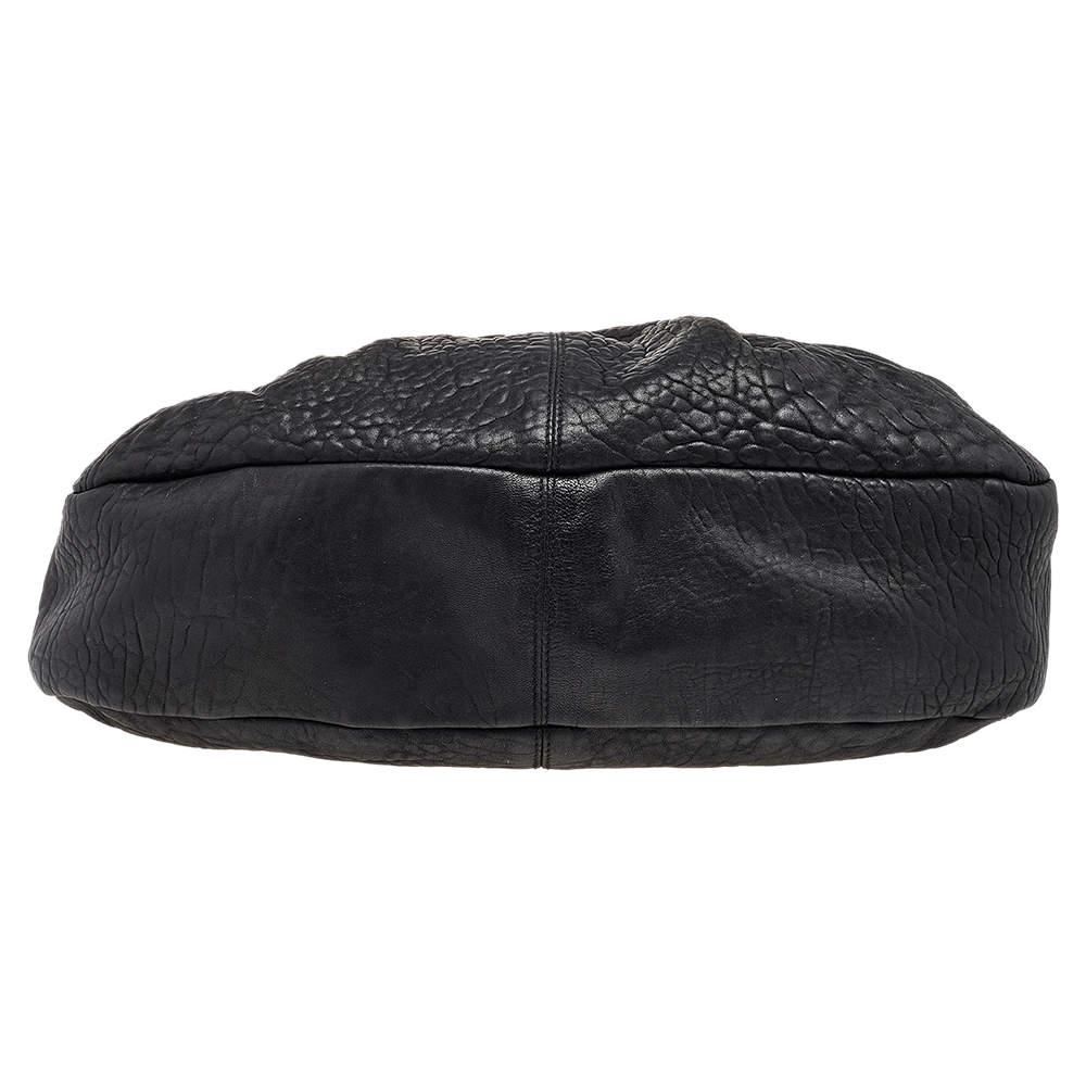 Salvatore Ferragamo Black Leather Gancini Hobo In Fair Condition For Sale In Dubai, Al Qouz 2