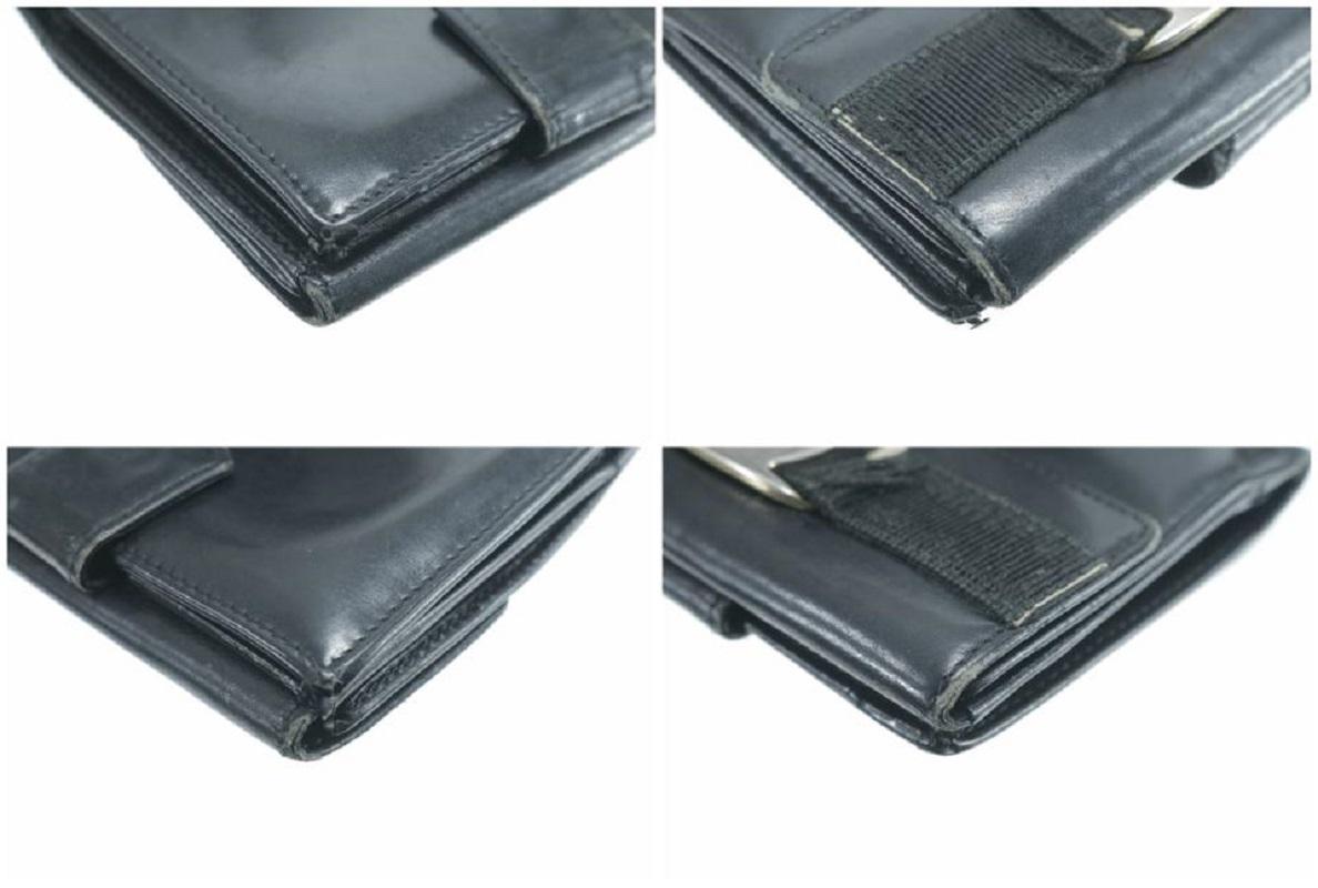Salvatore Ferragamo Black Leather Gancini Logo Compact Wallet 16FK0113 For Sale 4