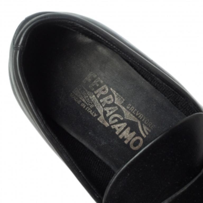 Salvatore Ferragamo Black Leather Gancio Slip On Loafer Size 43.5 For Sale 2