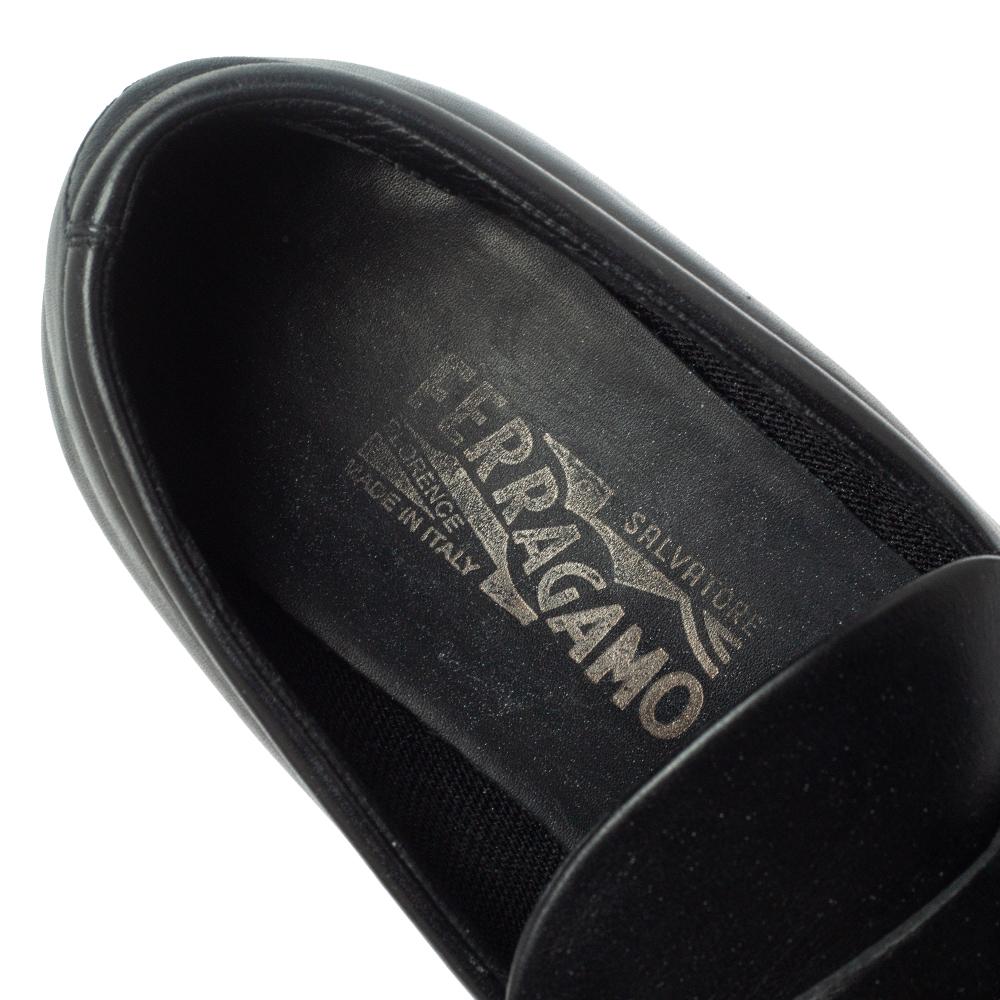 Salvatore Ferragamo Black Leather Gancio Slip On Loafer Size 43.5 For Sale 3