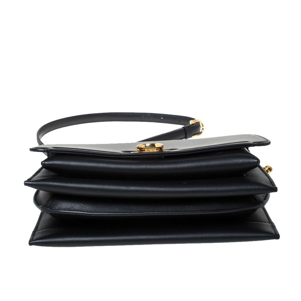 Salvatore Ferragamo Black Leather Gancio Square Shoulder Bag In Excellent Condition In Dubai, Al Qouz 2