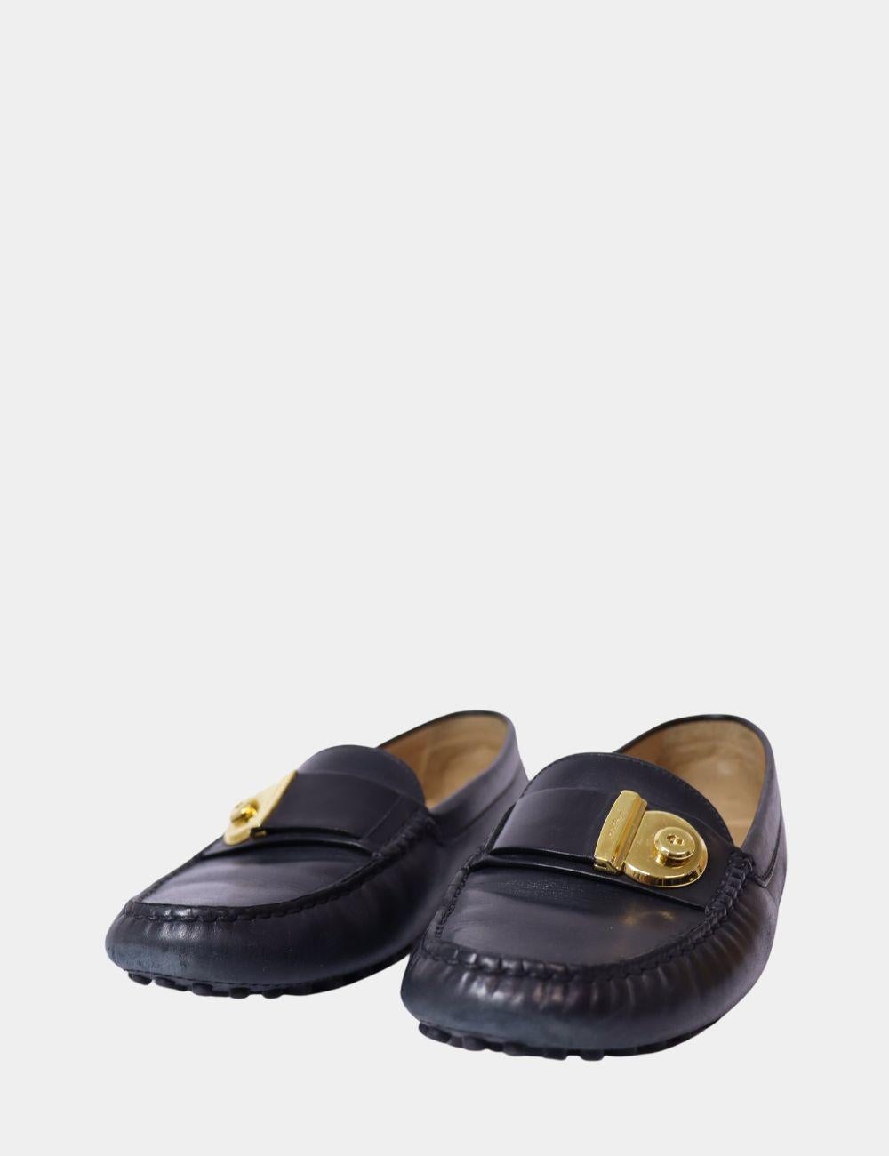 Salvatore Ferragamo Mocassini in pelle nera / 6,5 In condizioni buone in vendita a Amman, JO
