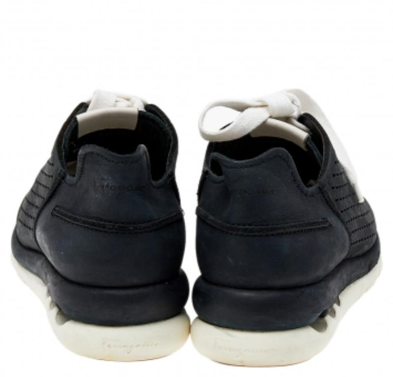 Salvatore Ferragamo - Baskets basses en cuir noir - Taille 38 1