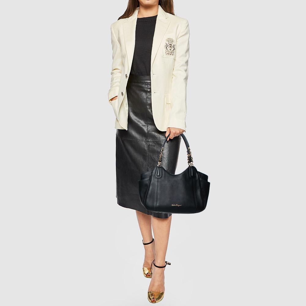 Salvatore Ferragamo Black Leather Melinda Tote In Good Condition In Dubai, Al Qouz 2