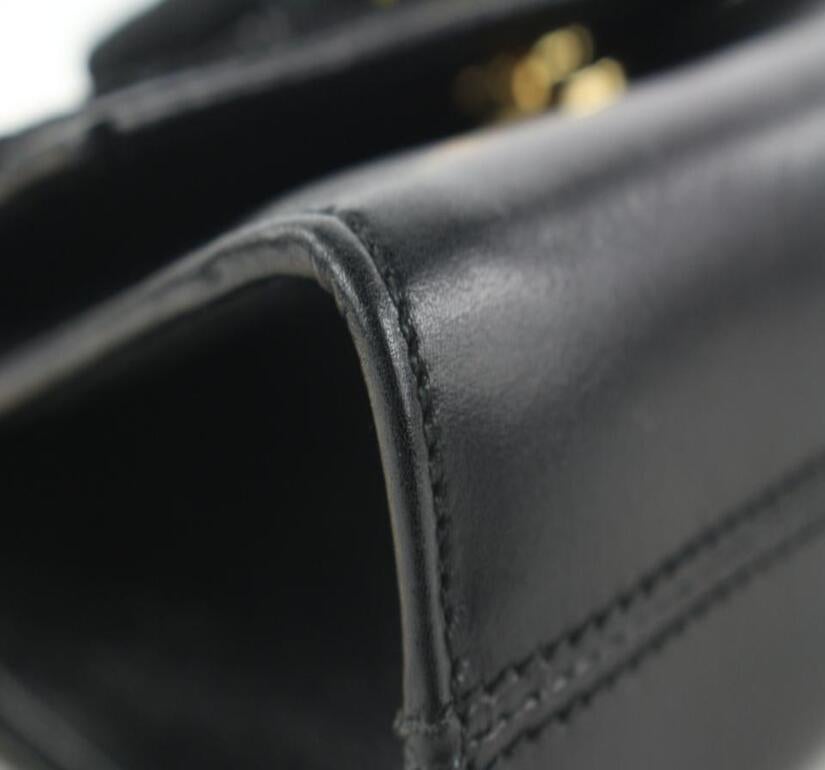 Salvatore Ferragamo - Mini sac à bandoulière Vara en cuir noir avec chaîne 410fer528 en vente 4