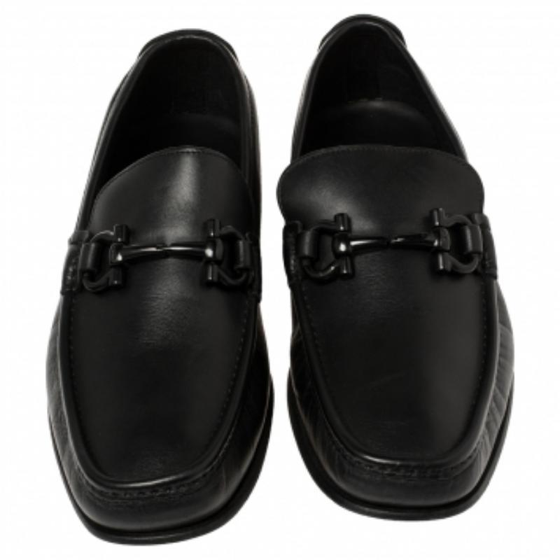 Salvatore Ferragamo Black Leather Parigi Loafers Size 40 In Fair Condition For Sale In Dubai, Al Qouz 2