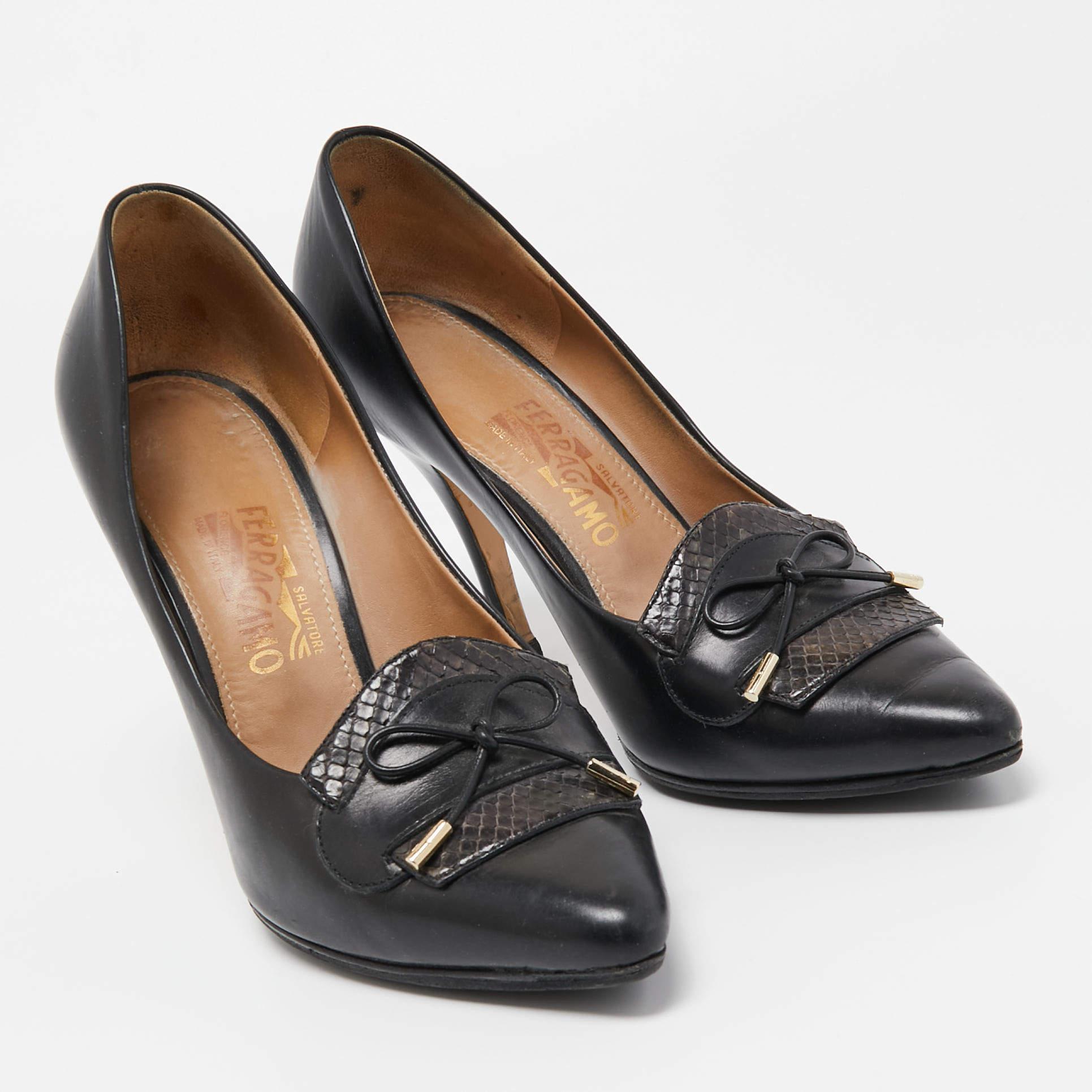 Salvatore Ferragamo Noir Cuir Pointed Toe Loafer Pumps Size 40 Pour femmes en vente
